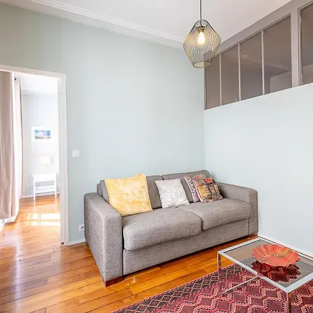 Bastille Trousseau Apartment *